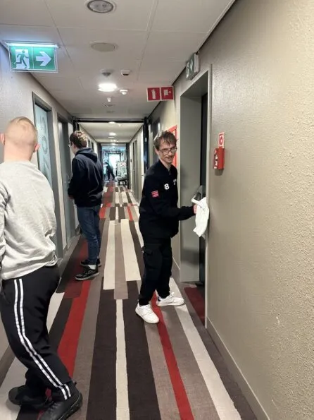 Praktyki wspomagane w hotelu