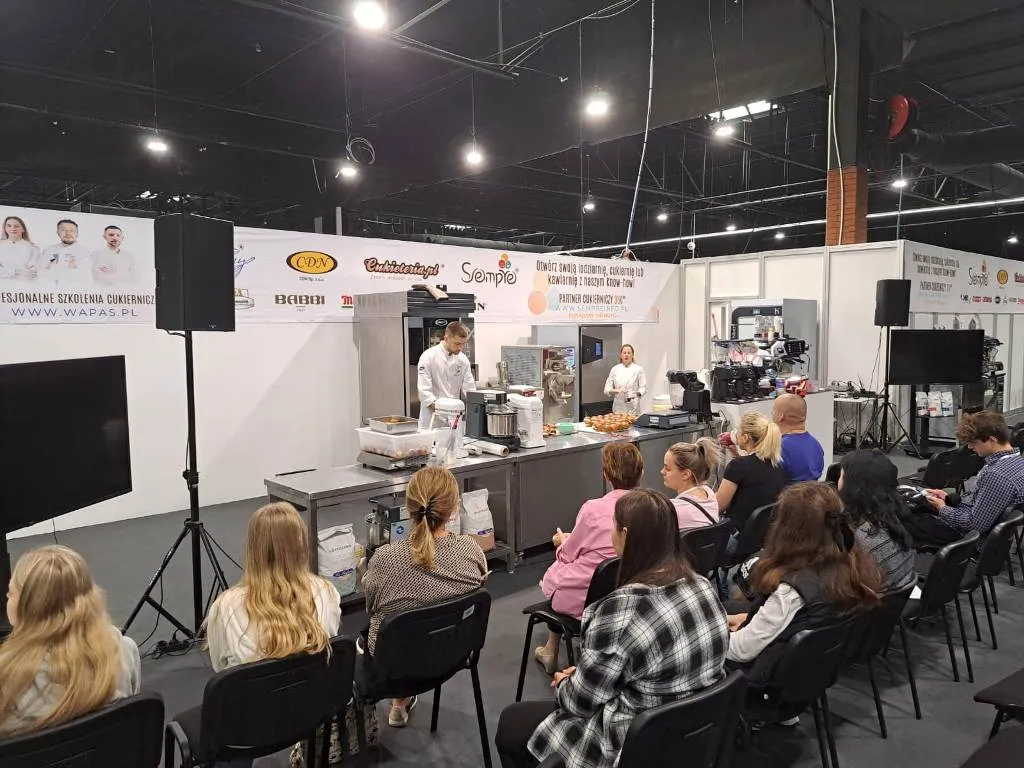 Uczniowie na Targach cukierniczych Expo w Nadarzynie
