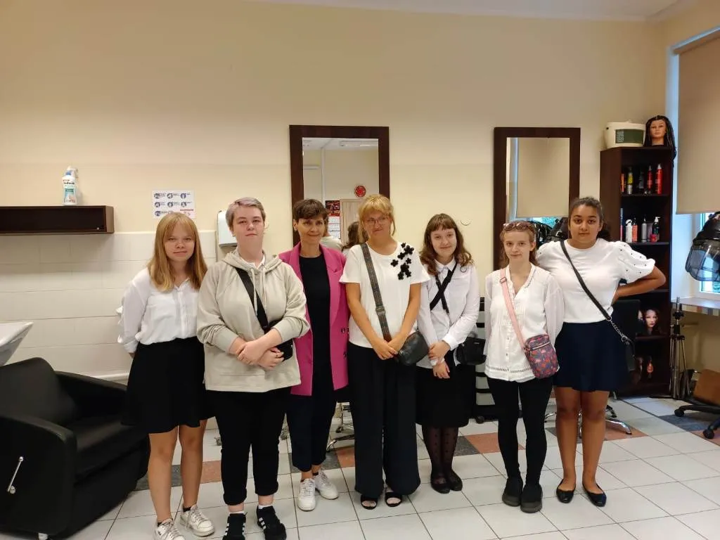 Uczniowie z wychowawcami