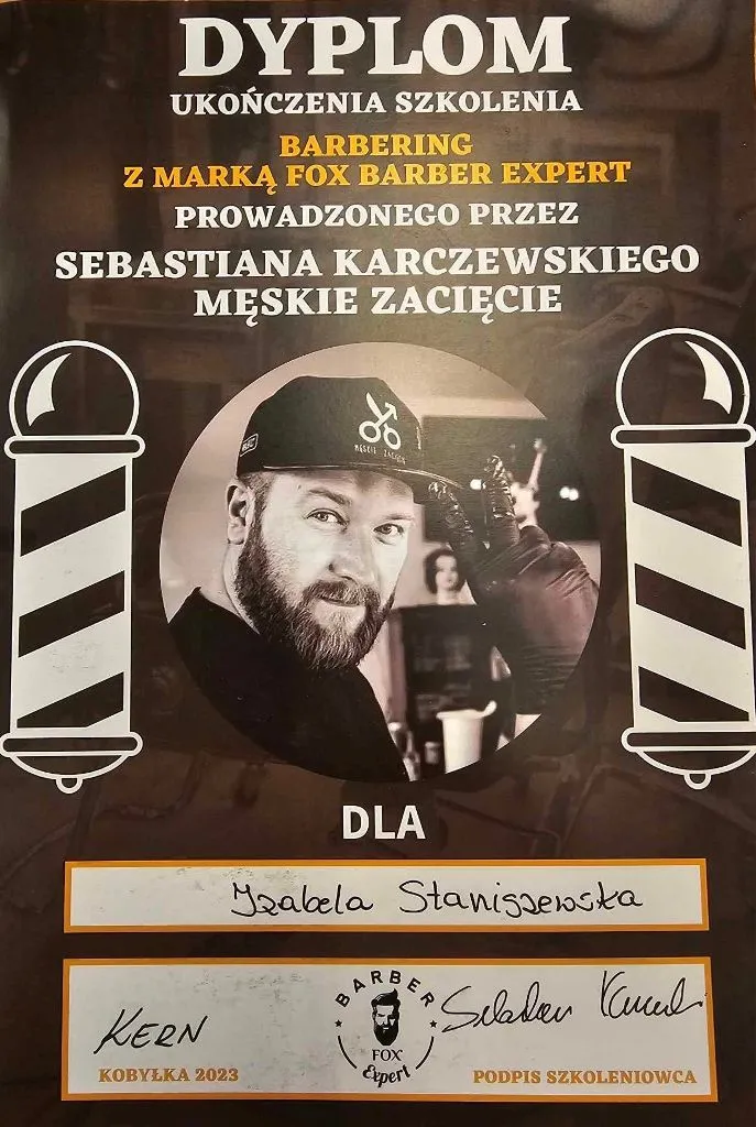 Uczniowie pod okiem ekspertów z marki FOX BARBER EXPERT