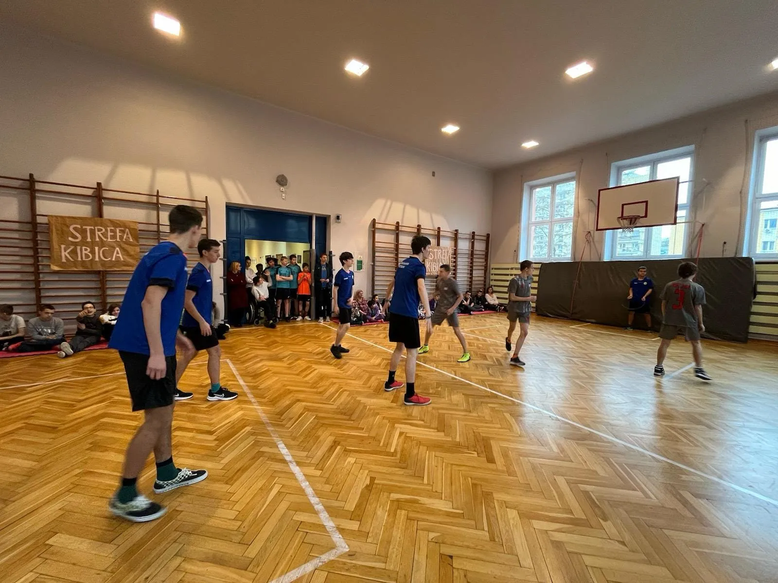 Międzyszkolne Zawody Sportowe w "Karolkę"