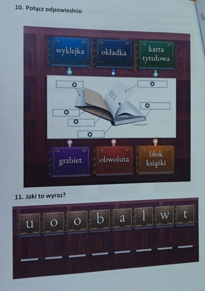 Uczniowie podczas konkursu introligatorskiego