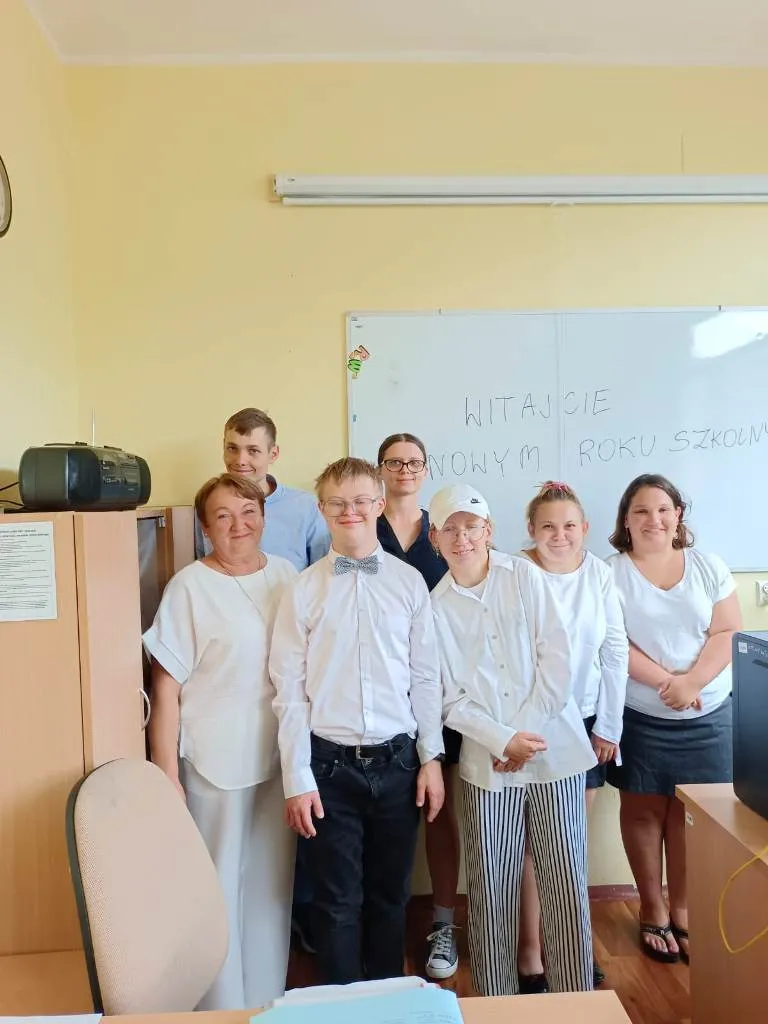 Uczniowie z wychowawcami