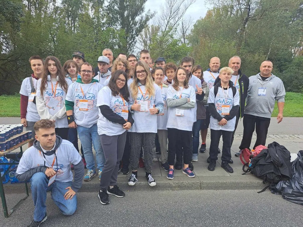 Wolontariusze w trakcie 45 Maratonu Warszawskiego