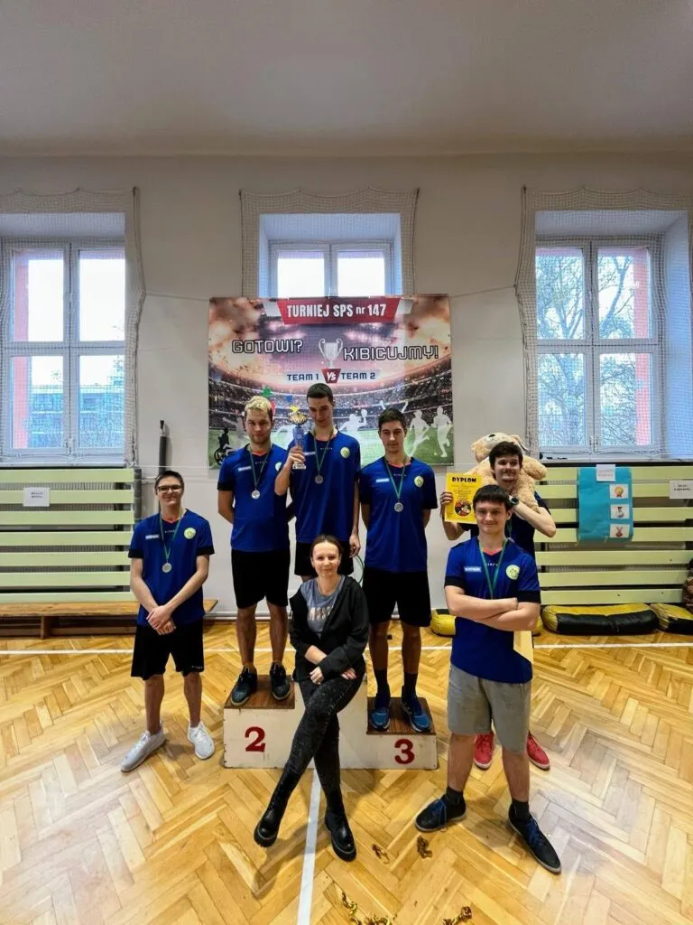 II miejsce w Międzyszkolnych Zawodach Sportowych w „KAROLKĘ”