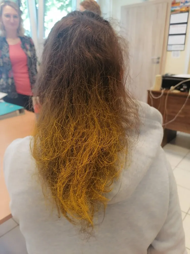 Dzień szalonych, kolorowych fryzur