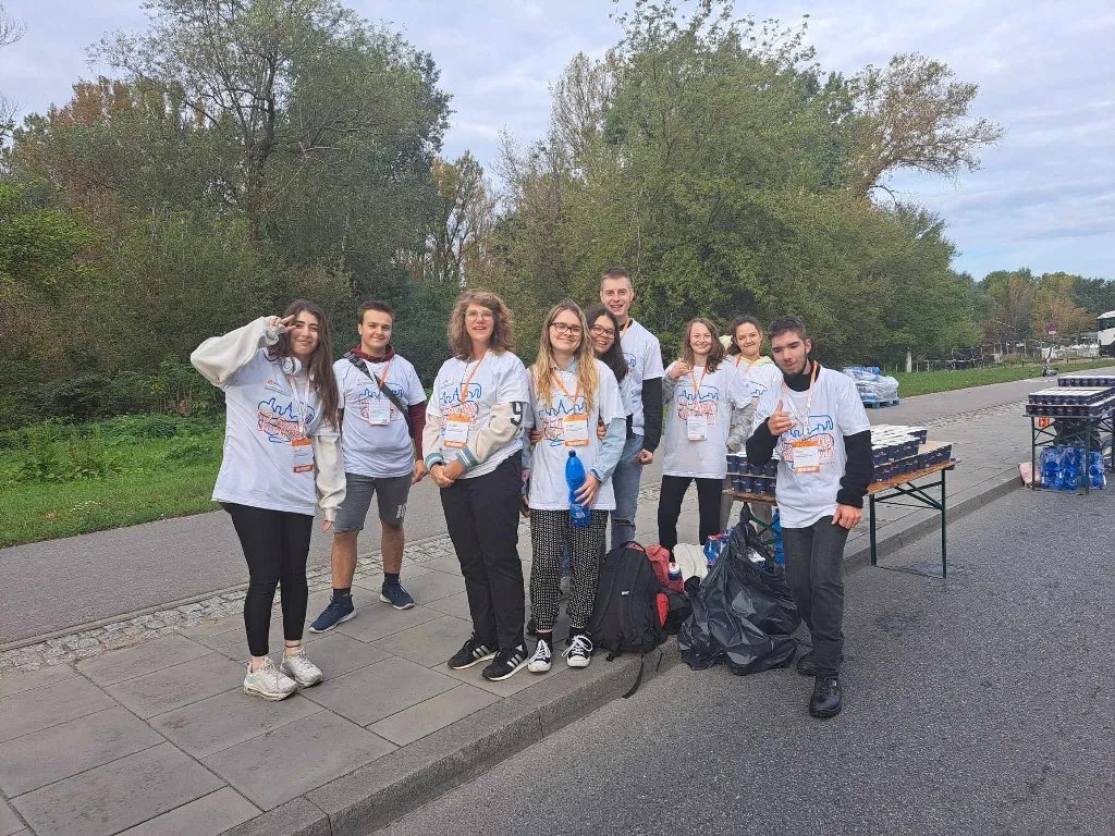 Wolontariusze w trakcie 45 Maratonu Warszawskiego