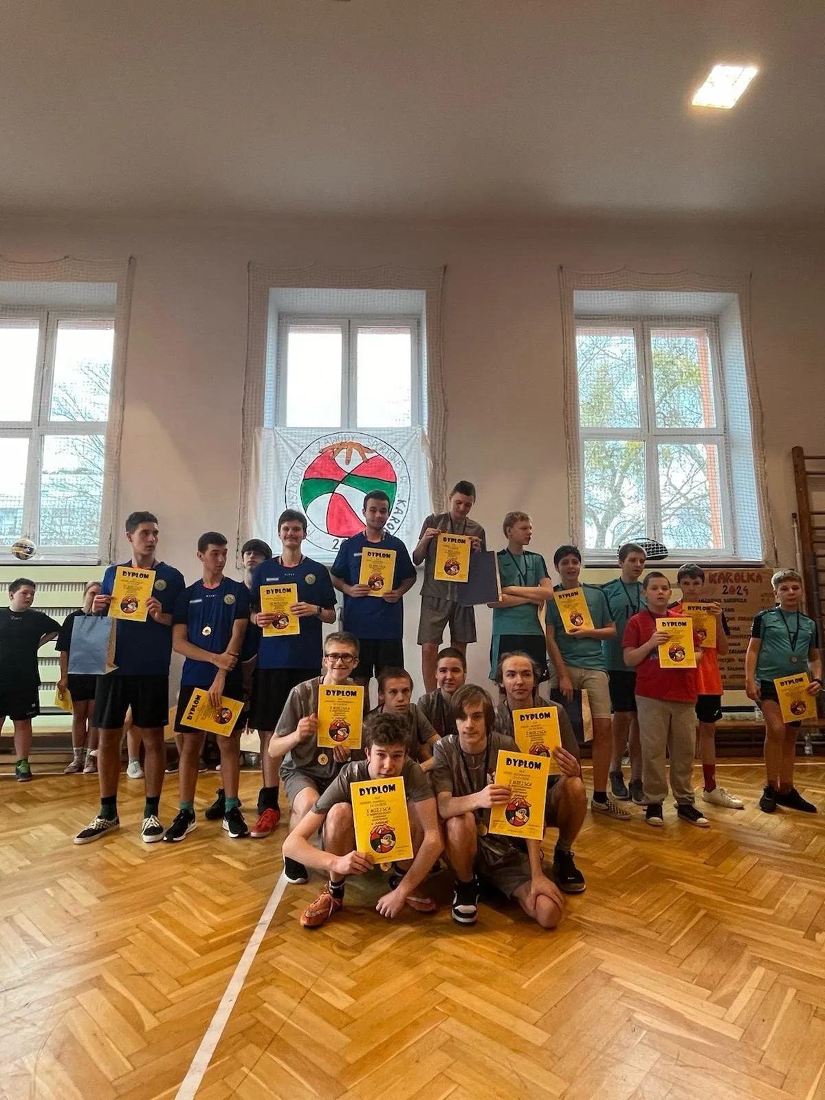 Międzyszkolne Zawody Sportowe w "Karolkę"