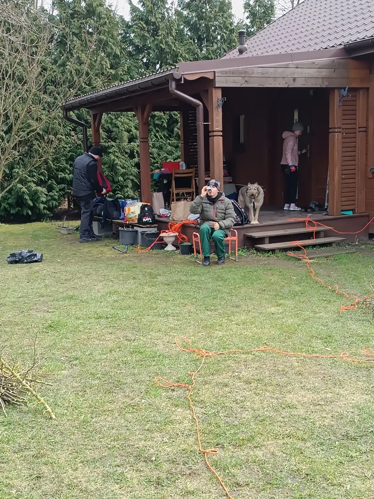 Uczniowie klas ogrodniczych w gospodarstwie Państwa Saturskich