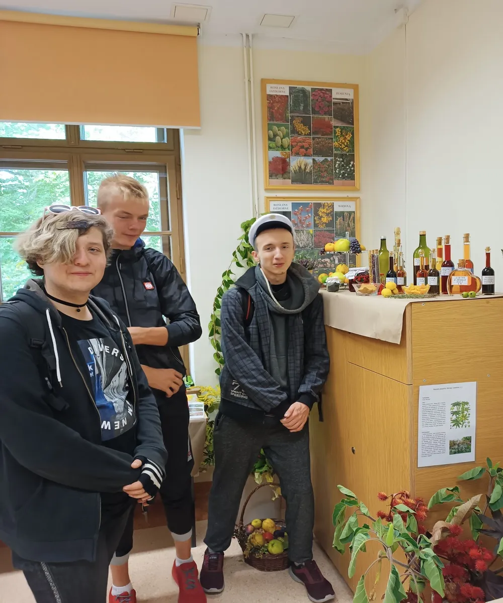 Klasy 1o i 3w na wycieczce do OLSZYNA