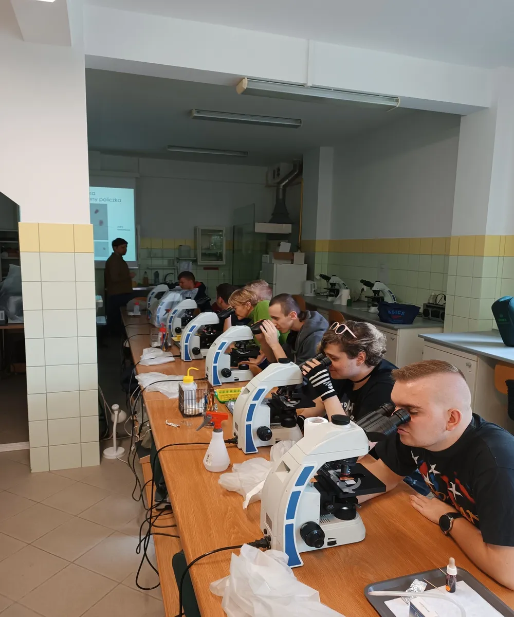 Klasy 1o i 3w na wycieczce do OLSZYNA
