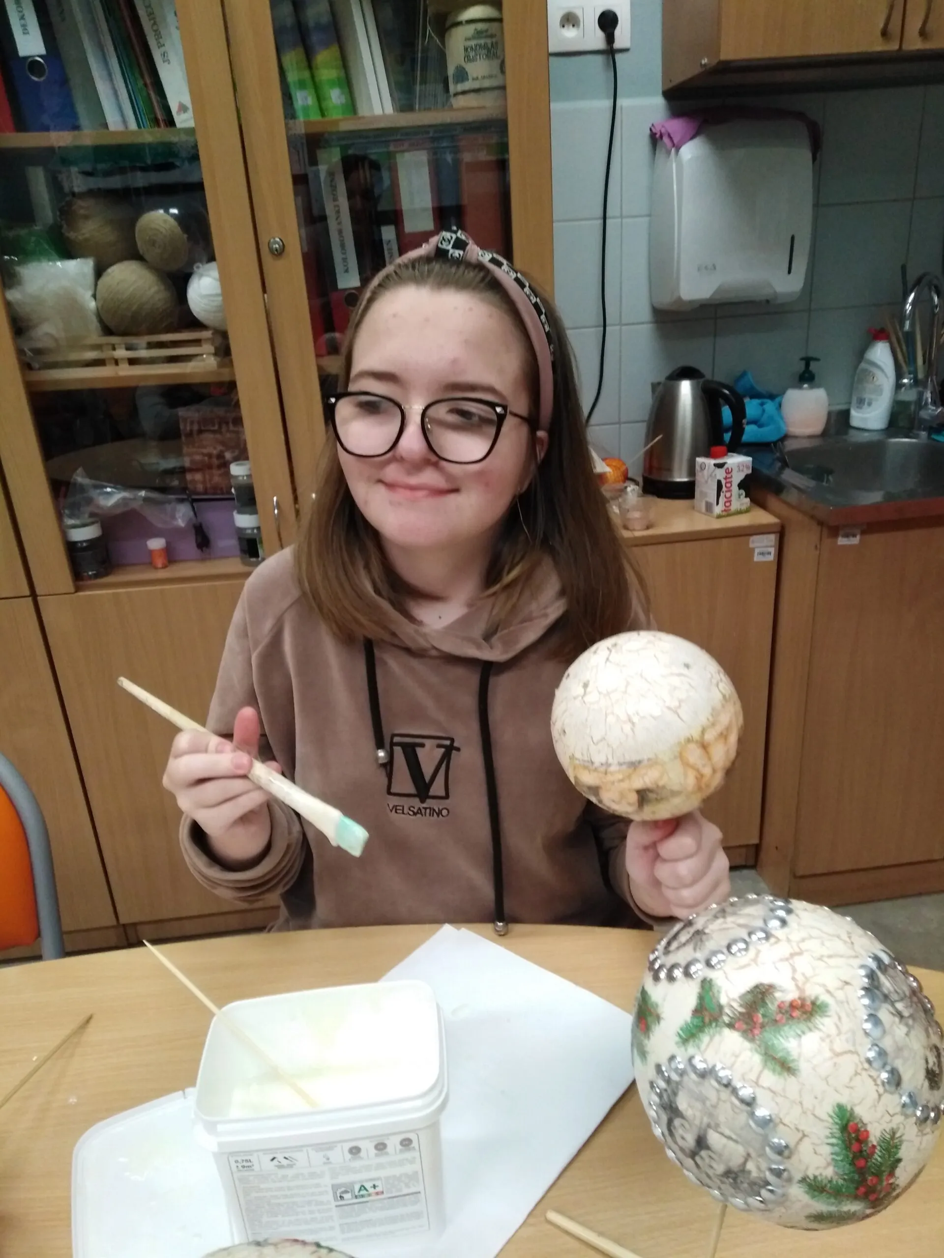 Świąteczne dekoracje stworzone w świetlicy